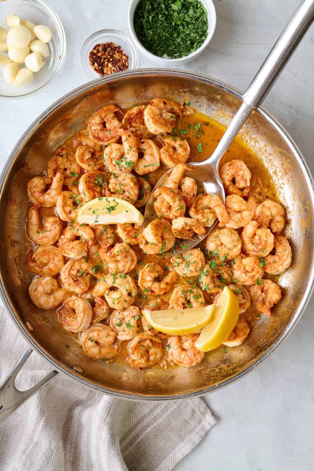 25 15-Minute Dinners: Quick Weeknight Meals for Busy Weeknights