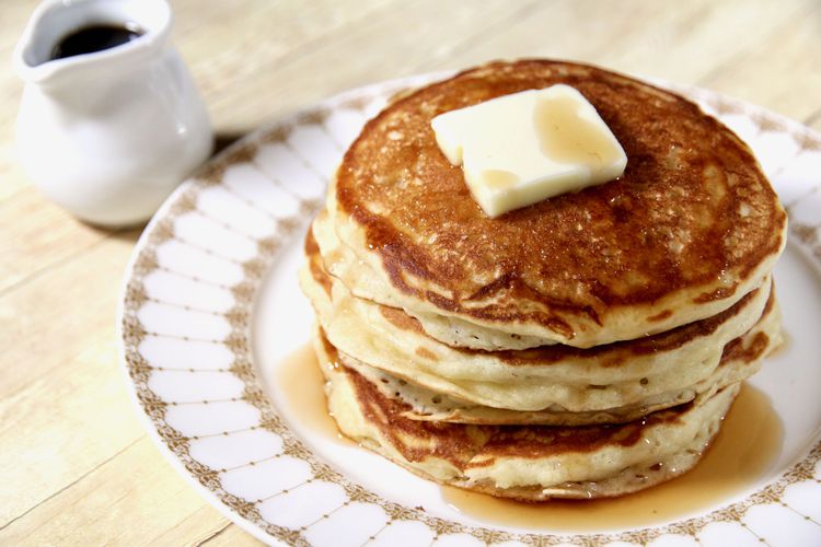 Nostalgic Buttermilk Pancakes with Maple Glaze