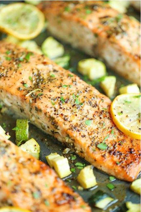 Dill-Scented Salmon with Zucchini