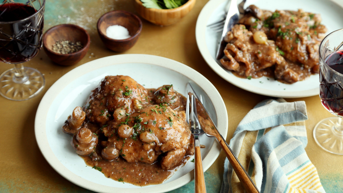 20 French Bistro Dinners: Coq au Vin, Boeuf Bourguignon & Cafe Classics at Home