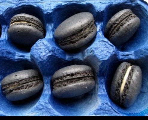 Black Sesame and Chocolate Macarons