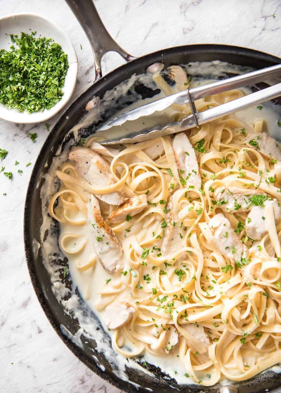 One-Pot Chicken Alfredo Pasta with Spinach and Parmesan