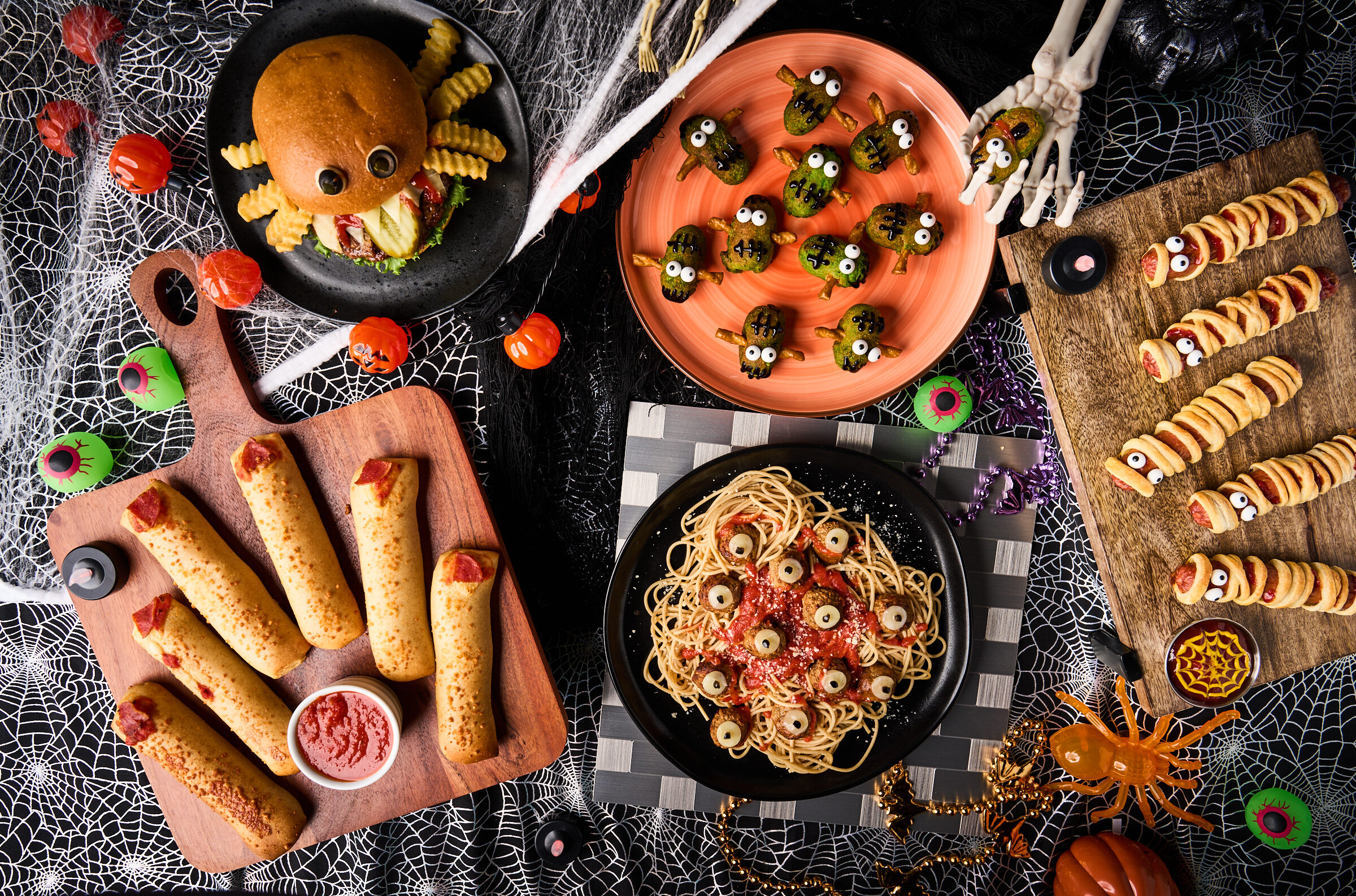 35 Halloween Party Recipes: Spooky Treats, Pumpkin Chili & Trick-or-Treat Desserts