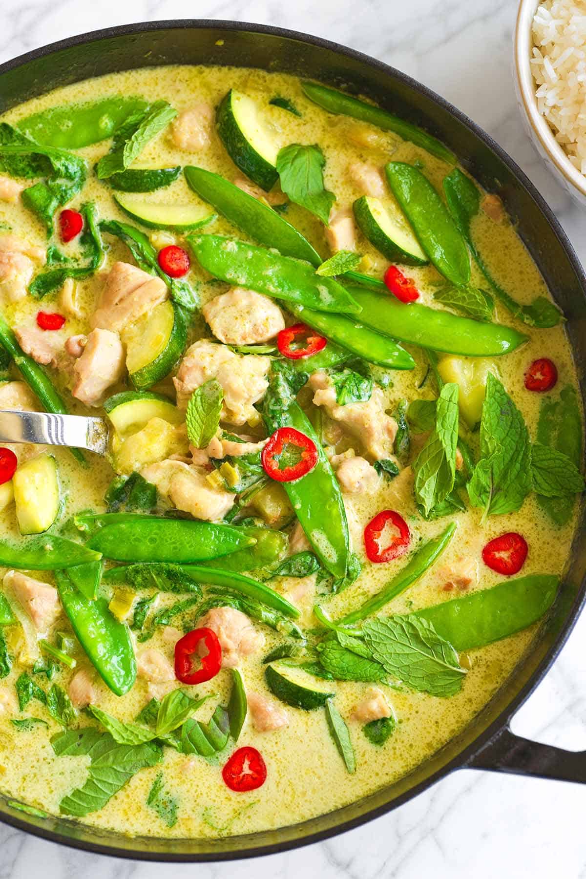22 Easy Thai Dinner Recipes: Pad Thai, Curries & Stir-Fries Under 30 Minutes